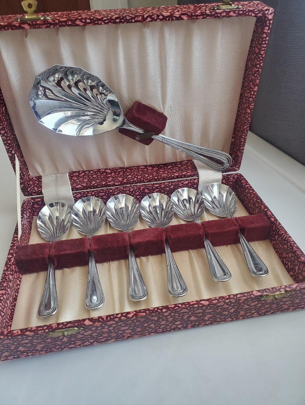 Vintage Silver-Tone Shell Dessert Spoon Set 6- Silver Chrome Plated Foreign